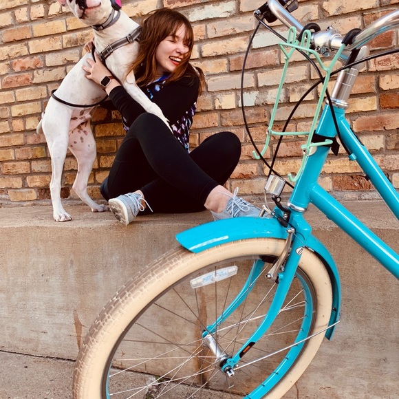 Meet your Posher, Mari - Picture 2 of 5